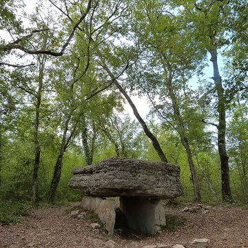 Dolmen de Pech-Lapeyre à Limogne-en-Quercy