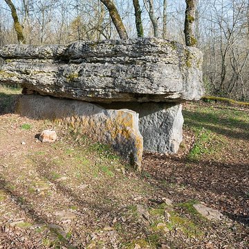 Dolmen de Pech-Lapeyre à Limogne-en-Quercy