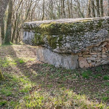 Dolmen de Pech-Lapeyre à Limogne-en-Quercy