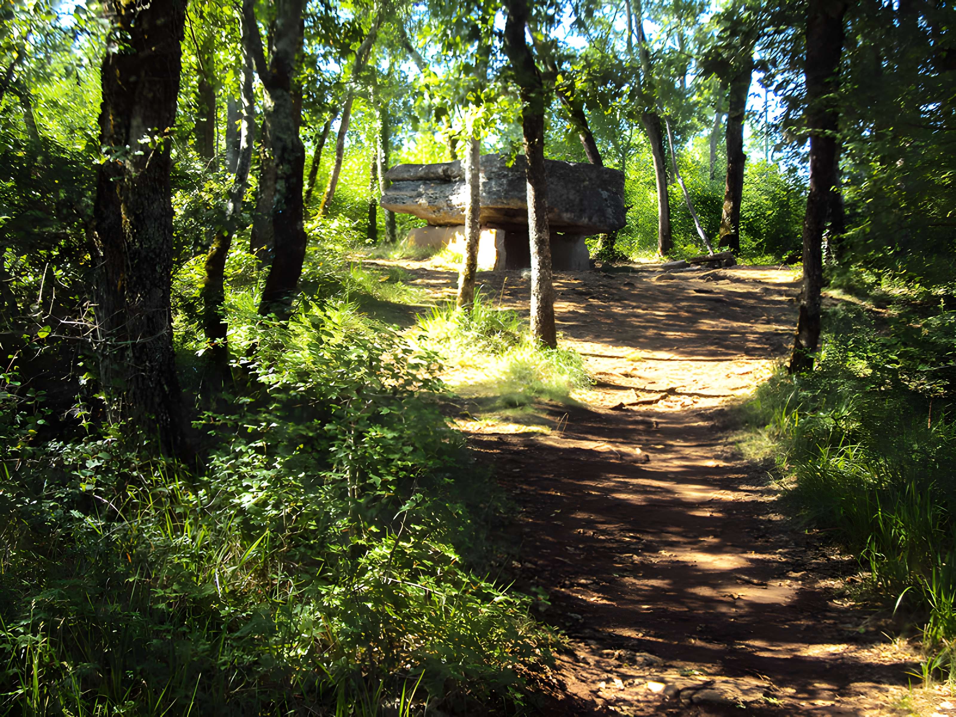 Dolmen de Pech-Lapeyre à Limogne-en-Quercy