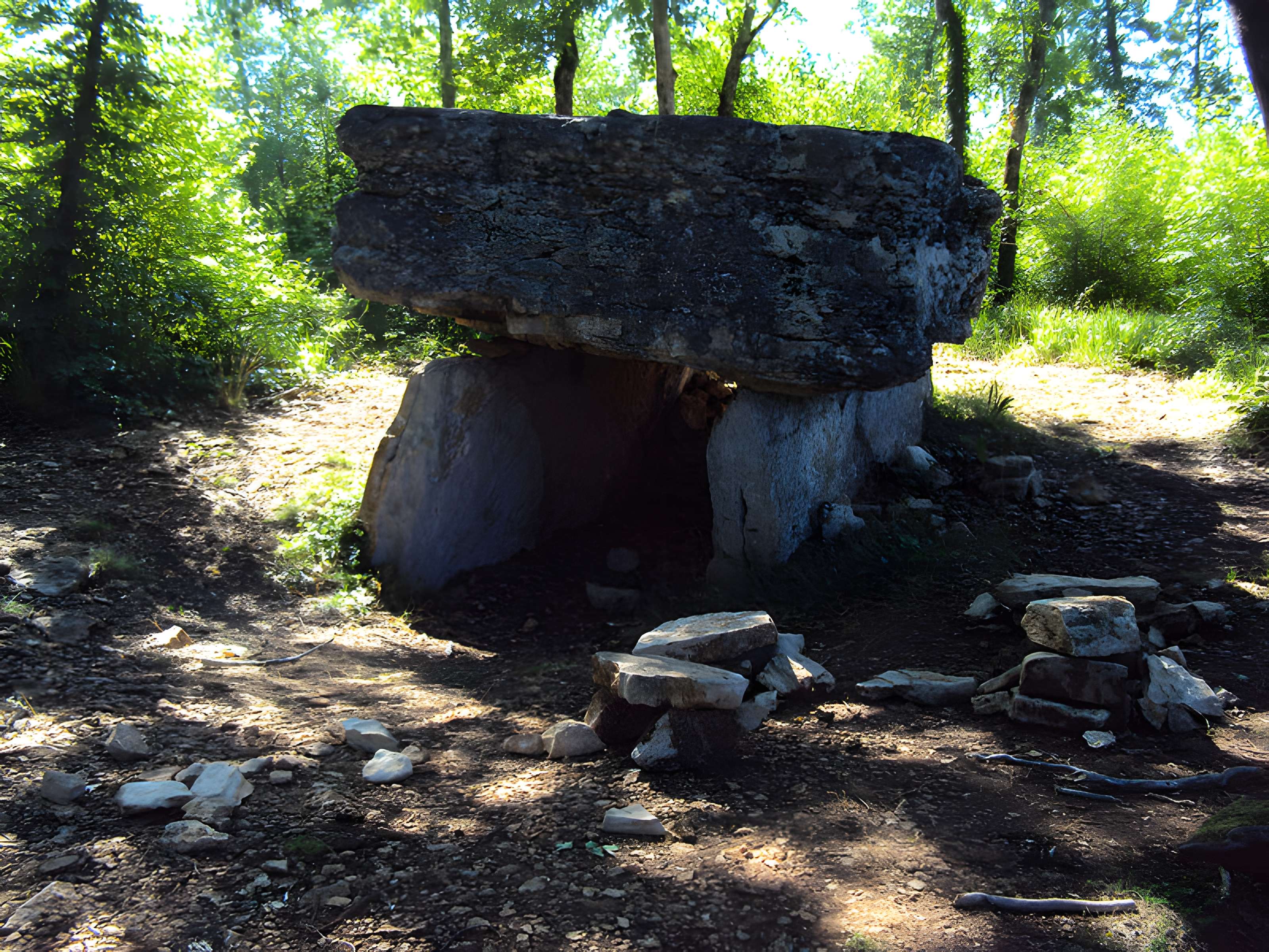 Dolmen de Pech-Lapeyre à Limogne-en-Quercy