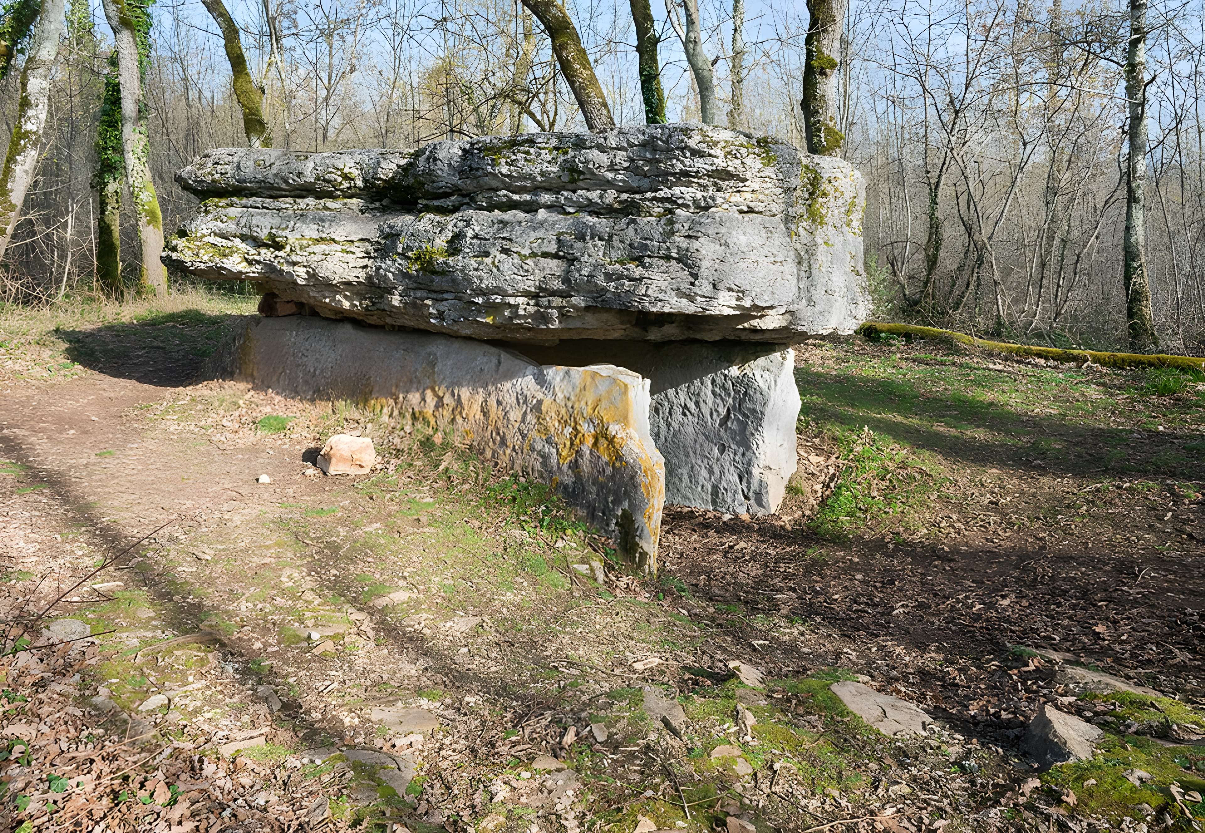 Dolmen de Pech-Lapeyre à Limogne-en-Quercy