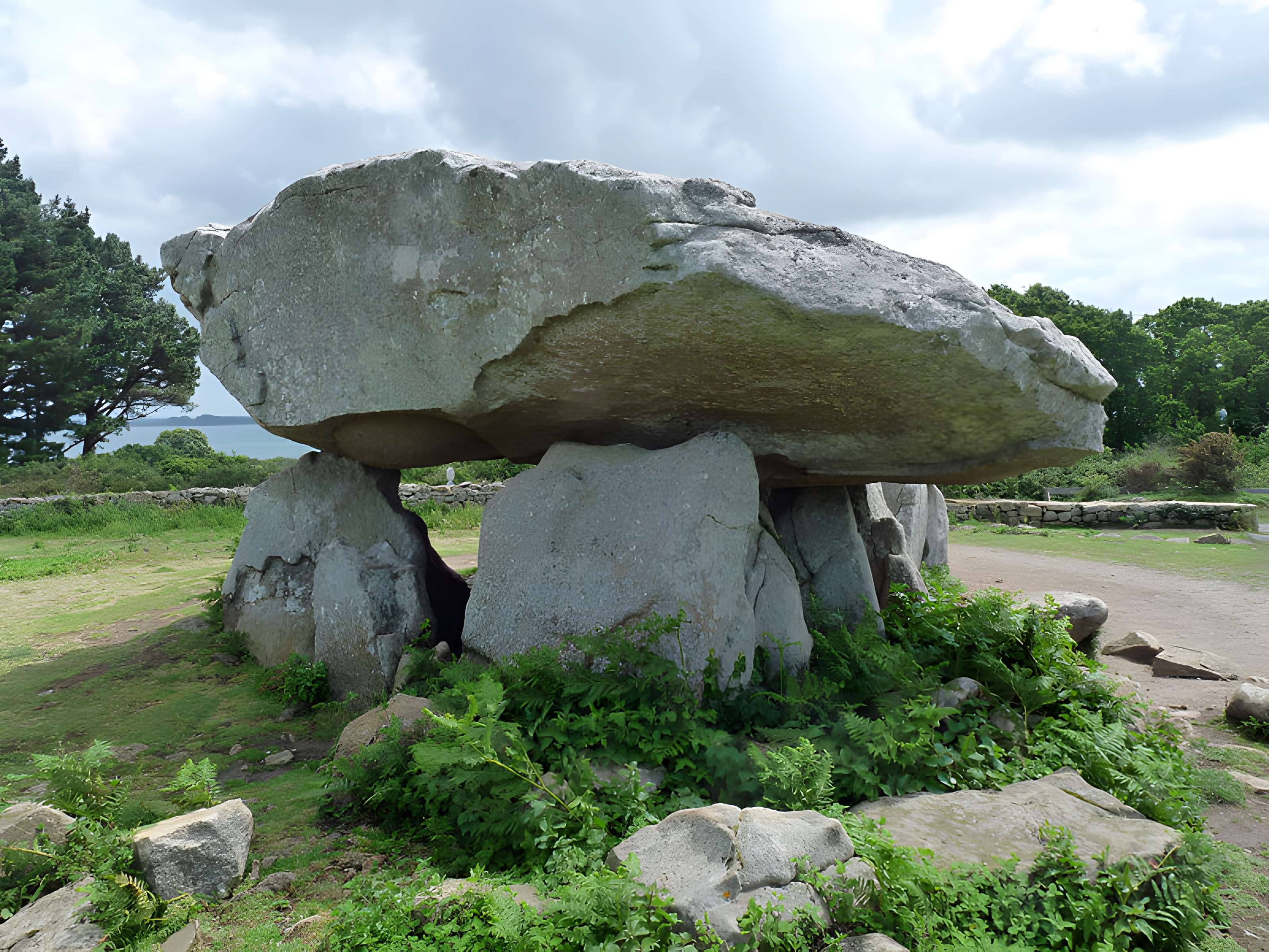 Dolmen de Penhap à l'Île-aux-Moines
