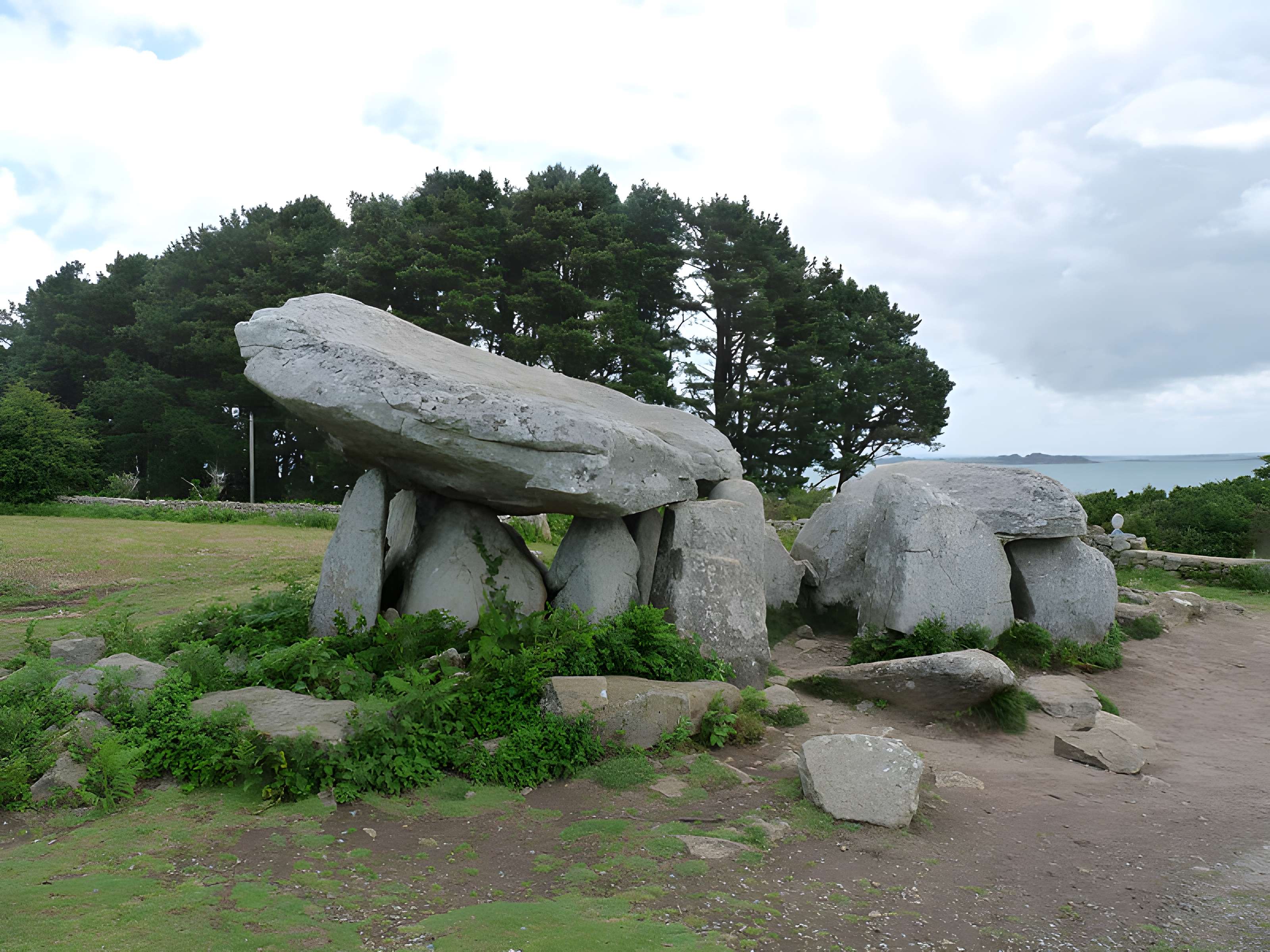 Dolmen de Penhap à l'Île-aux-Moines