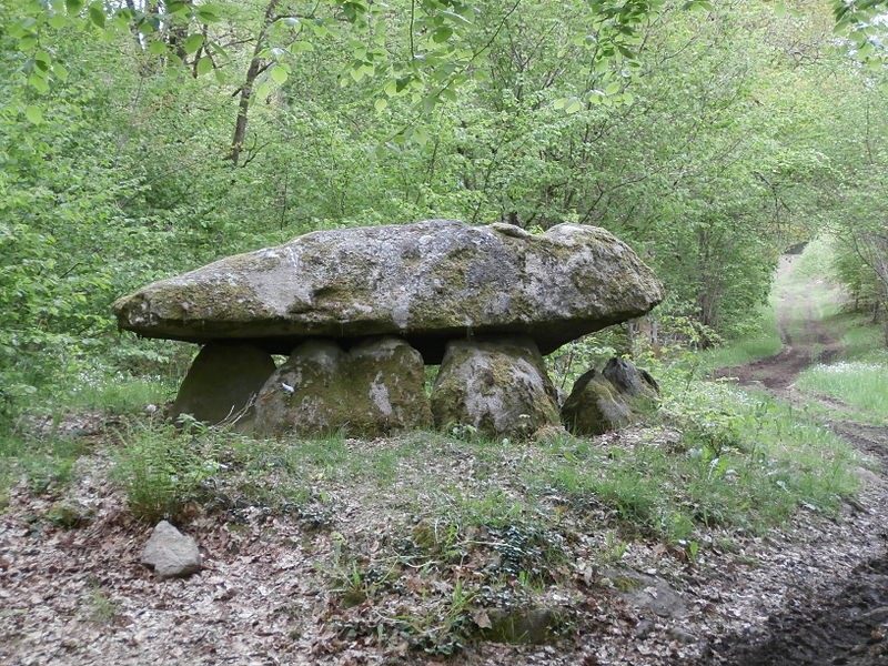 Photo de Dolmen de Ponsat à Saint-Georges-la-Pouge