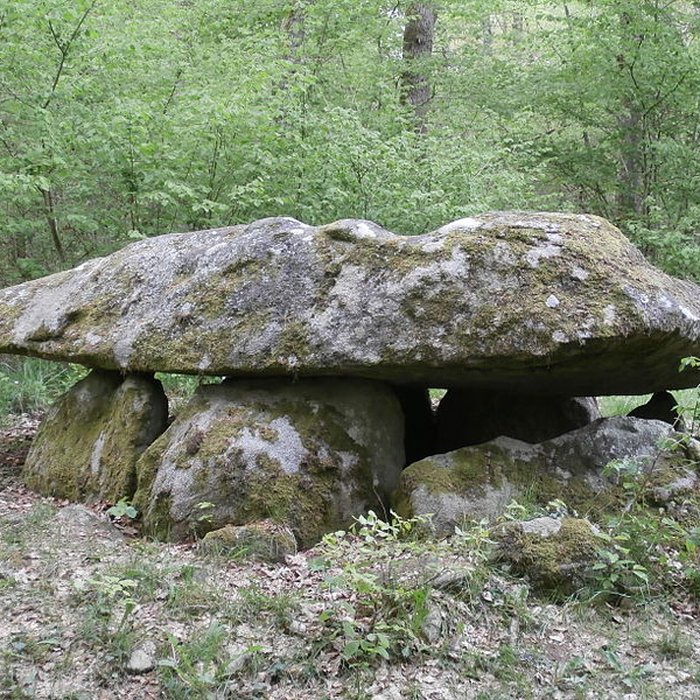 Photo de Dolmen de Ponsat à Saint-Georges-la-Pouge