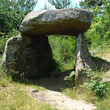 Dolmen de Roche-Cubertelle à Luriecq
