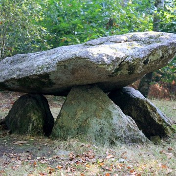 dolmen de rode a la chapelle neuve