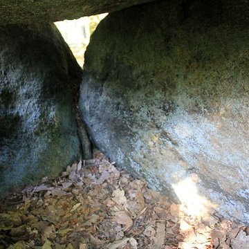 Dolmen de Rode à La Chapelle-Neuve