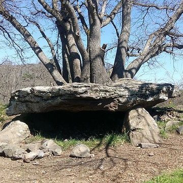 Dolmen de Saillant à Saint-Nectaire