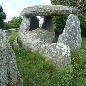 Dolmen de Tréguelchier à Goulven