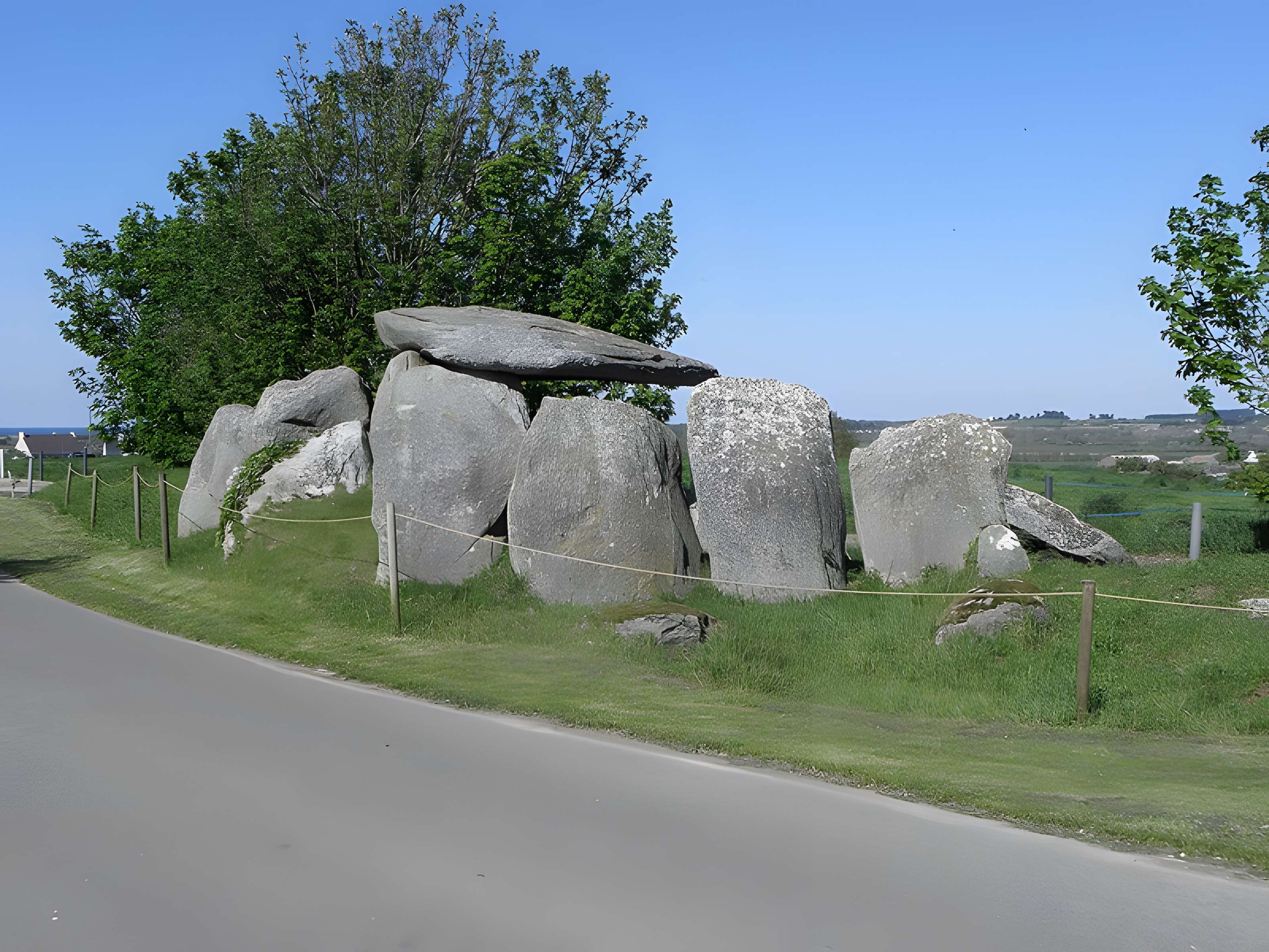 Dolmen de Tréguelc'hier à Goulven