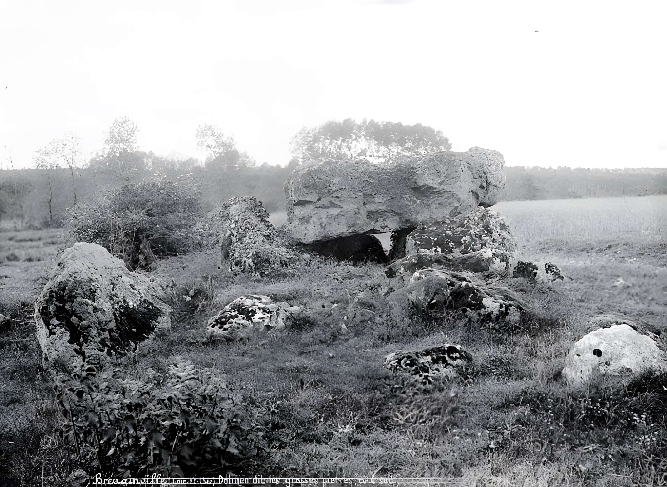 Dolmen des Grosses-Pierres à Brévainville
