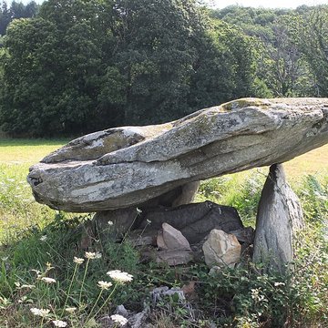 dolmen dit la cabane de la fee a beynat