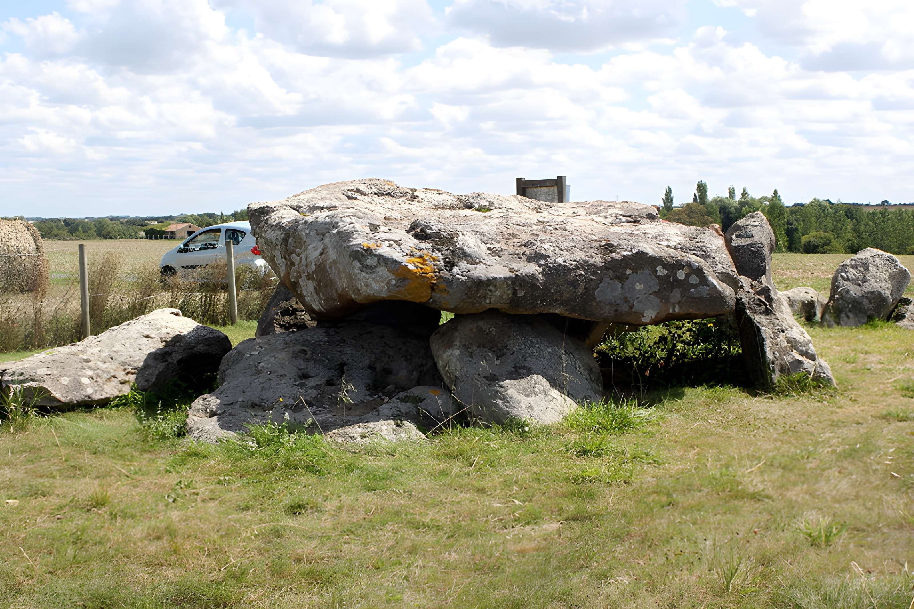 Dolmen du Grand-Bouillac à Saint-Vincent-sur-Jard