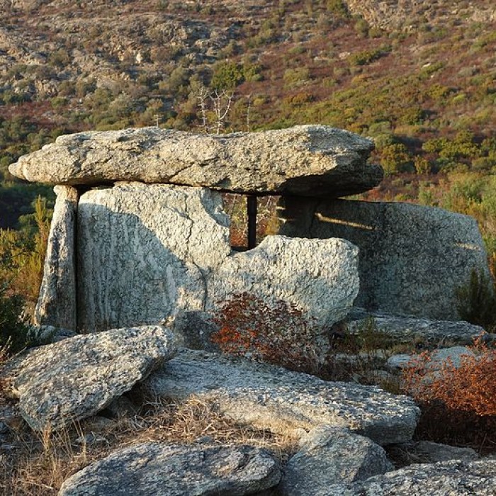 Photo de Dolmen du Mont-Rivinco à Santo-Pietro-di-Tenda