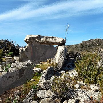 Dolmen du Mont-Rivinco à Santo-Pietro-di-Tenda