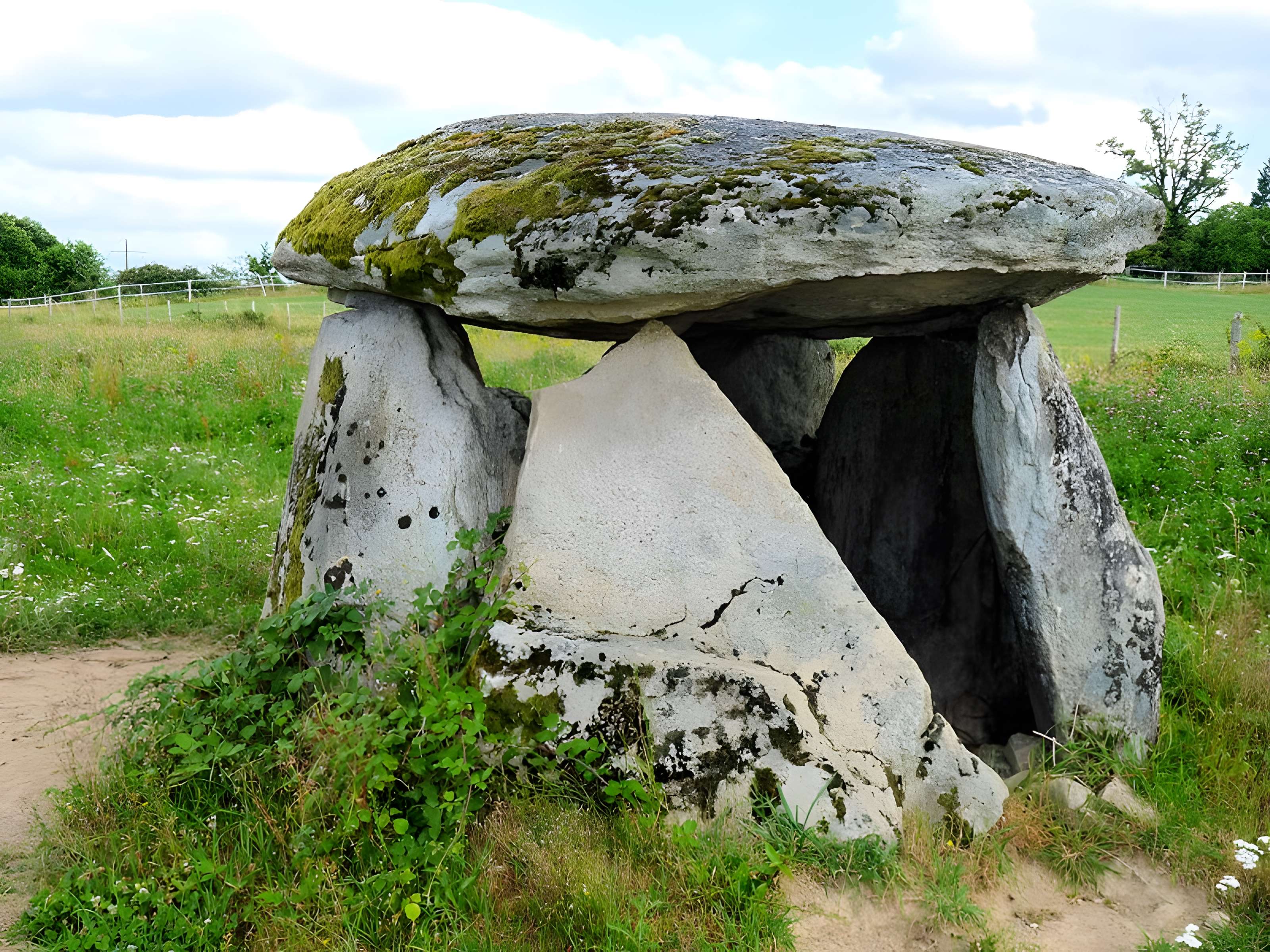 Dolmen du Pouyol à Eybouleuf 