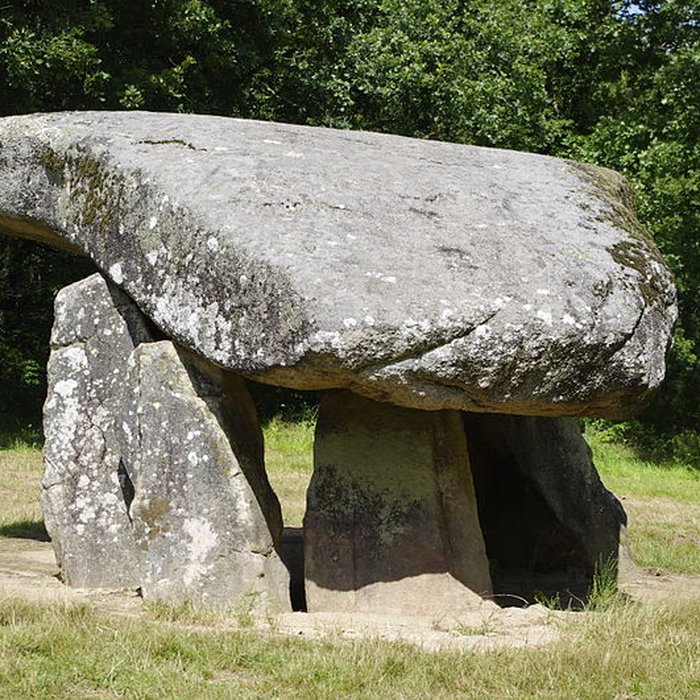 Photo de Dolmen et Menhir de Chez Moutaud à Saint-Auvent