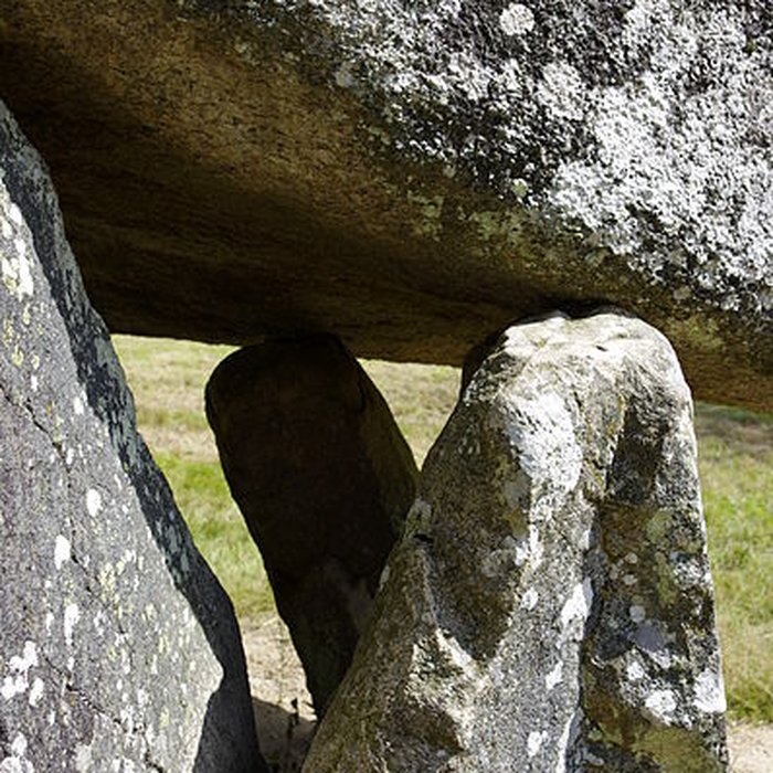 Photo de Dolmen et Menhir de Chez Moutaud à Saint-Auvent