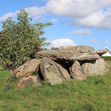 Dolmen et menhir de Kercordonner à Moëlan-sur-Mer