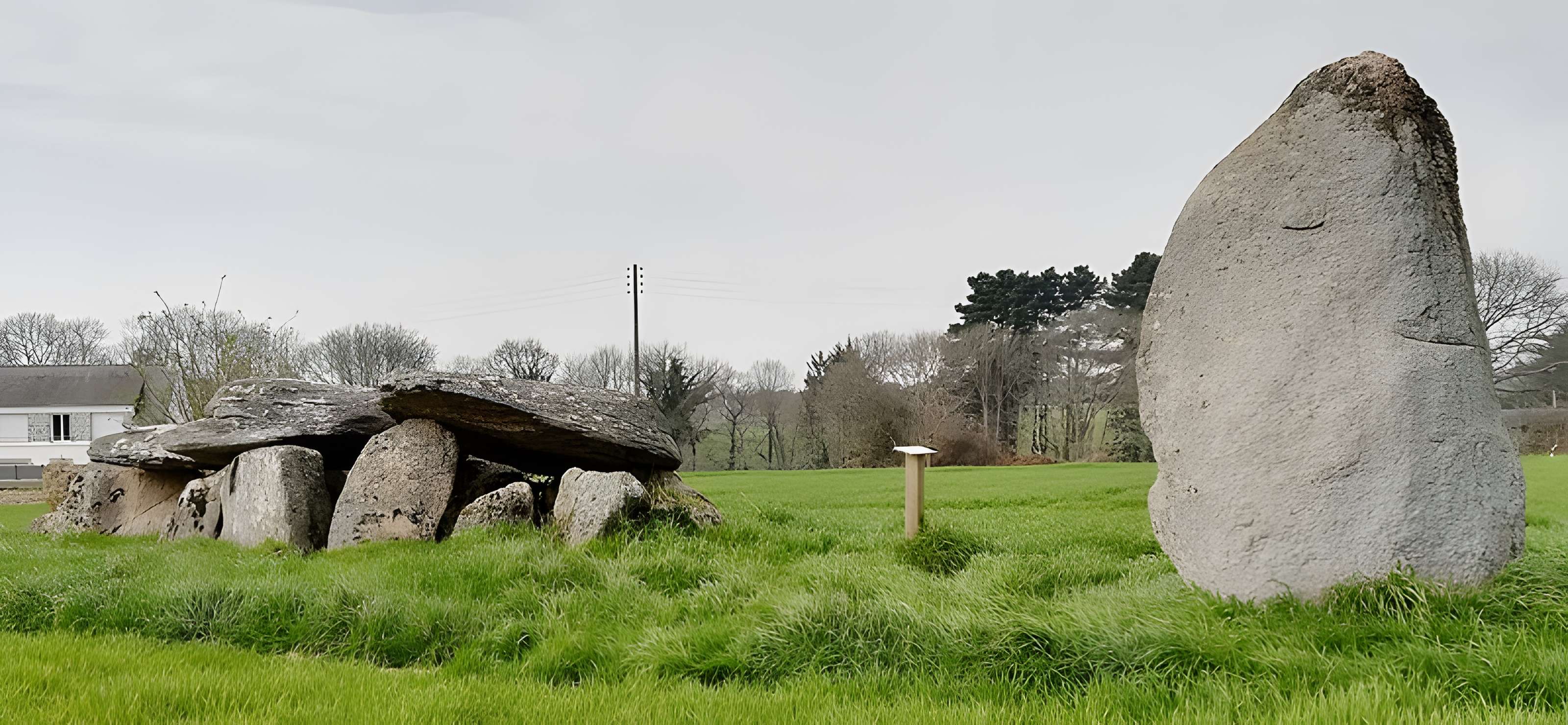 Dolmen et menhir de Kercordonner à Moëlan-sur-Mer