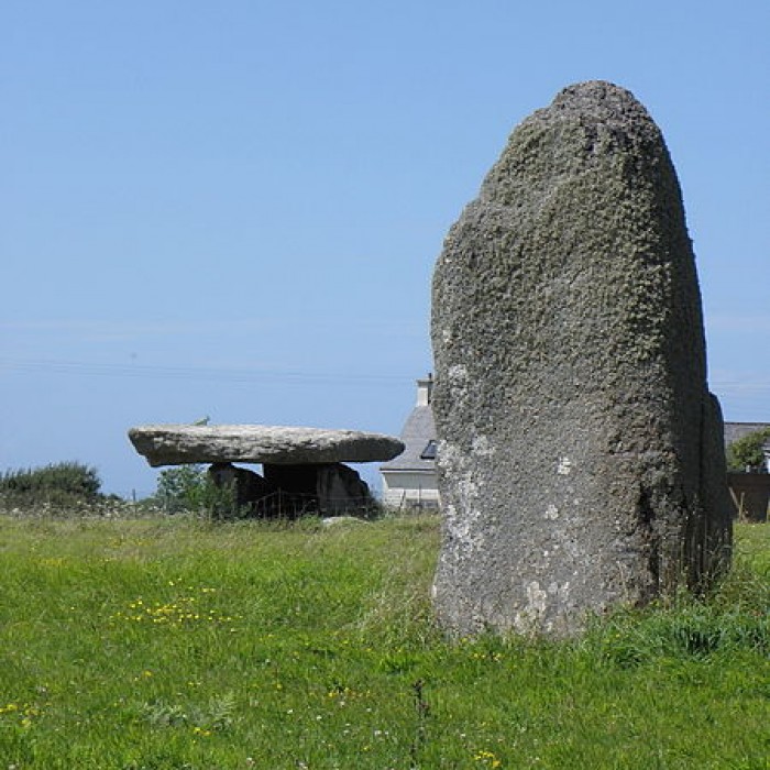 Photo de Dolmen et menhir de Kerivoret à Porspoder