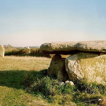 Dolmen et menhir de Kerivoret à Porspoder
