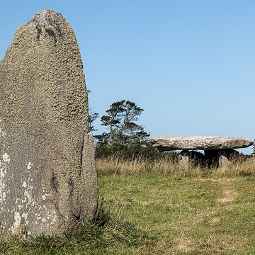 Dolmen et menhir de Kerivoret à Porspoder