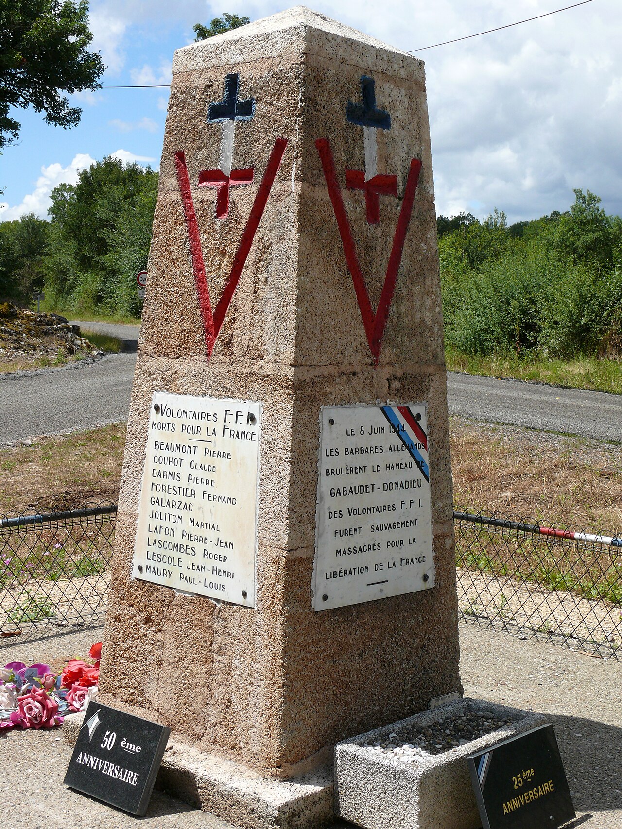 Deux dolmens sur le domaine de Gabaudet