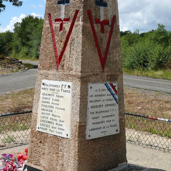Photo de Deux dolmens sur le domaine de Gabaudet