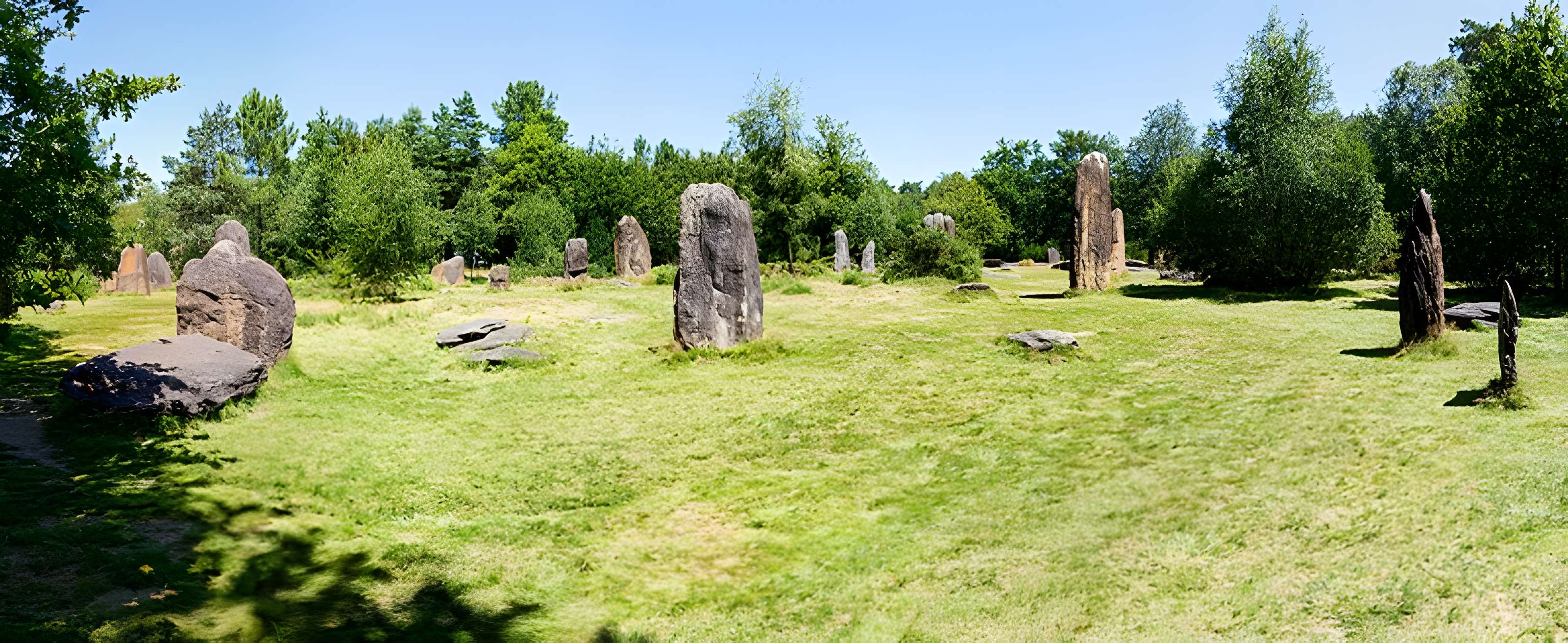 Domaine mégalithique des Pierres droites de Monteneuf