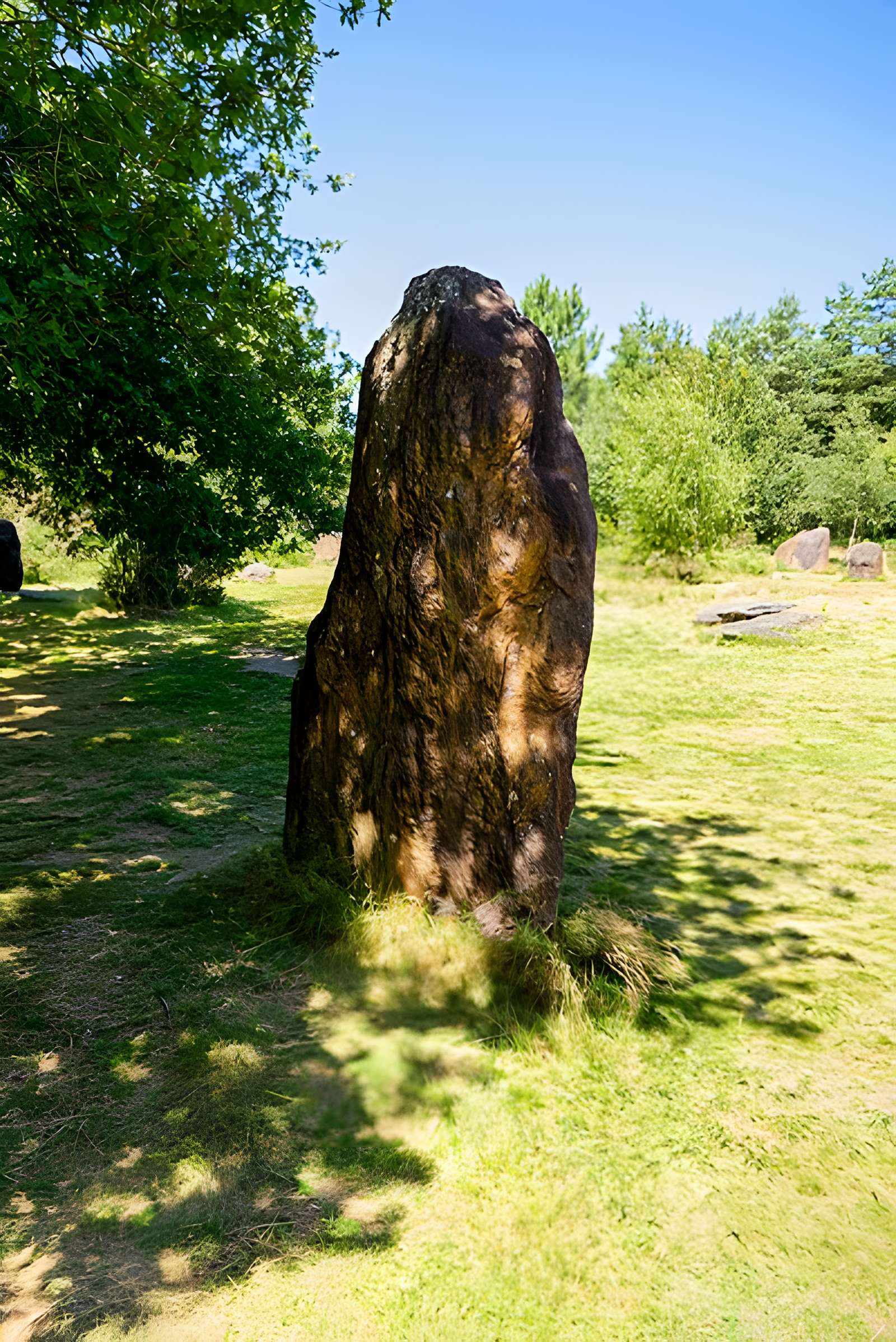 Domaine mégalithique des Pierres droites de Monteneuf
