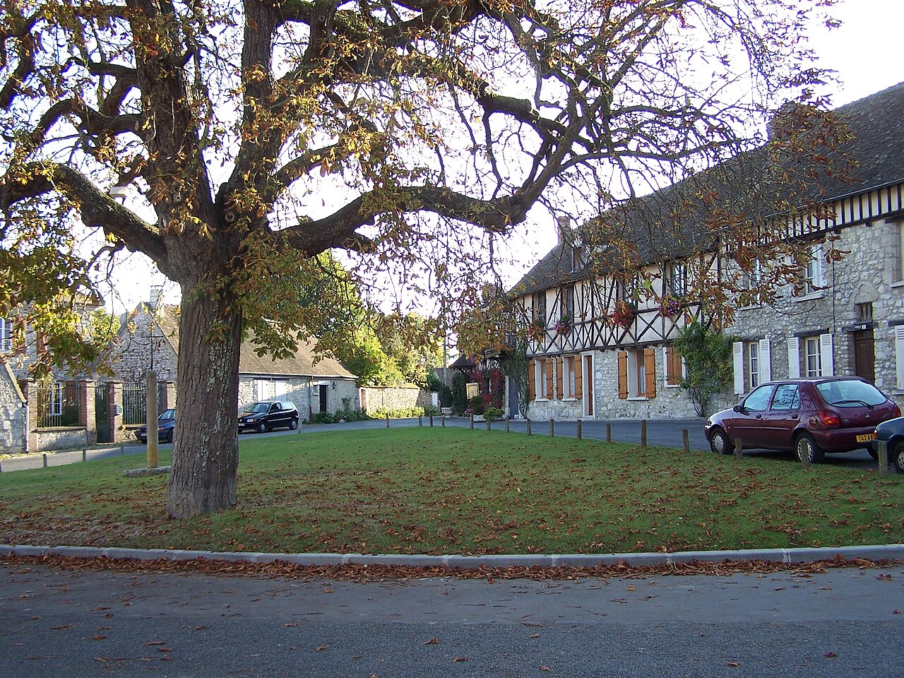 Donjon (vestiges) et sol des parcelles