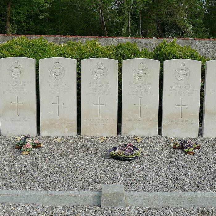 Photo de Donjon vestiges et sol des parcelles