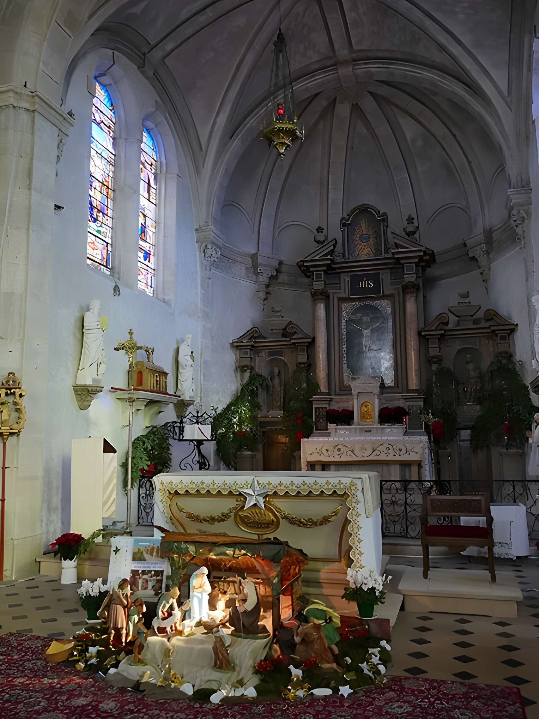 Église Saint-Cyr-et-Sainte-Julitte d'Anet