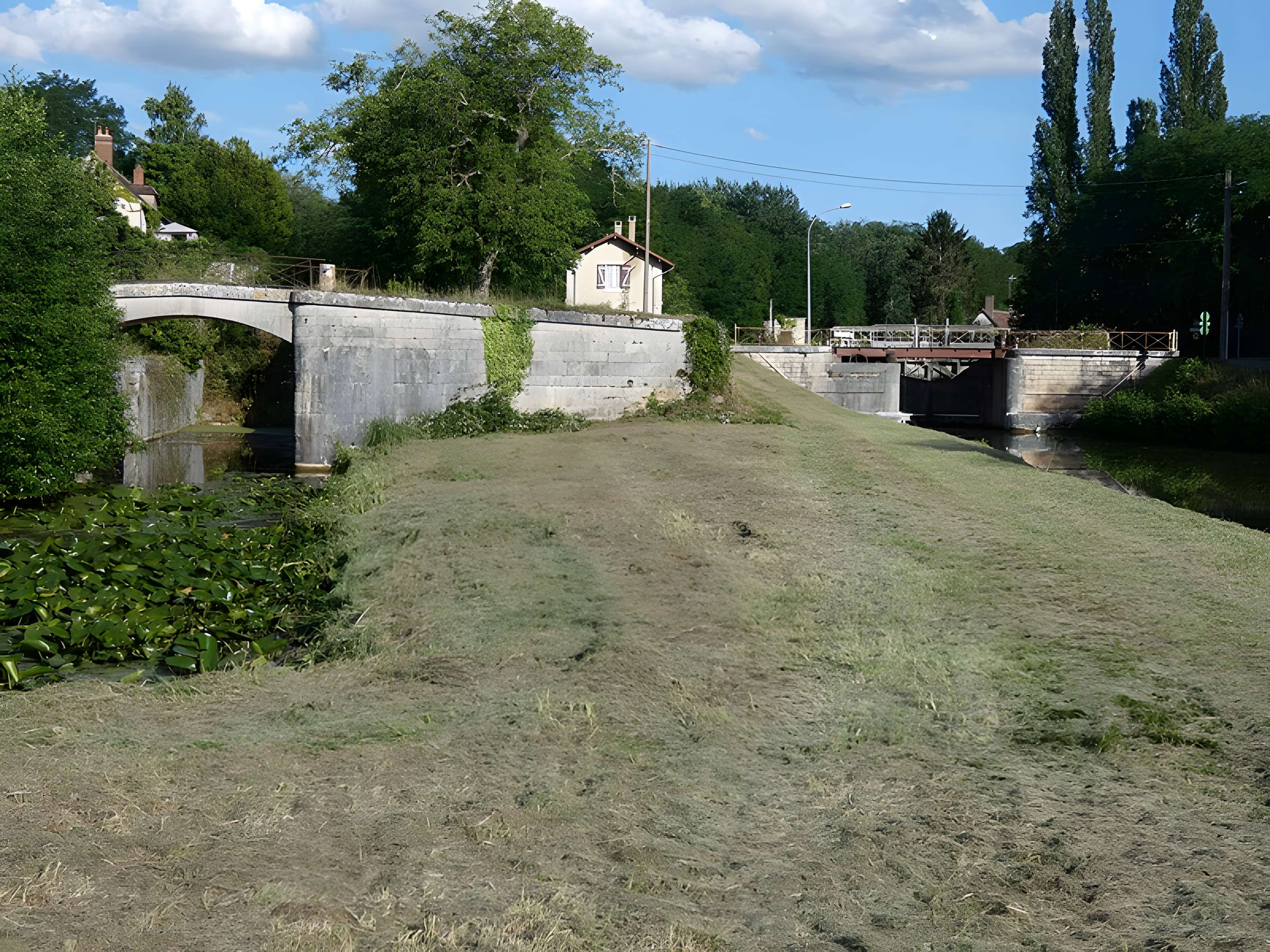 Échelle d'écluses du Moulin-Brûlé