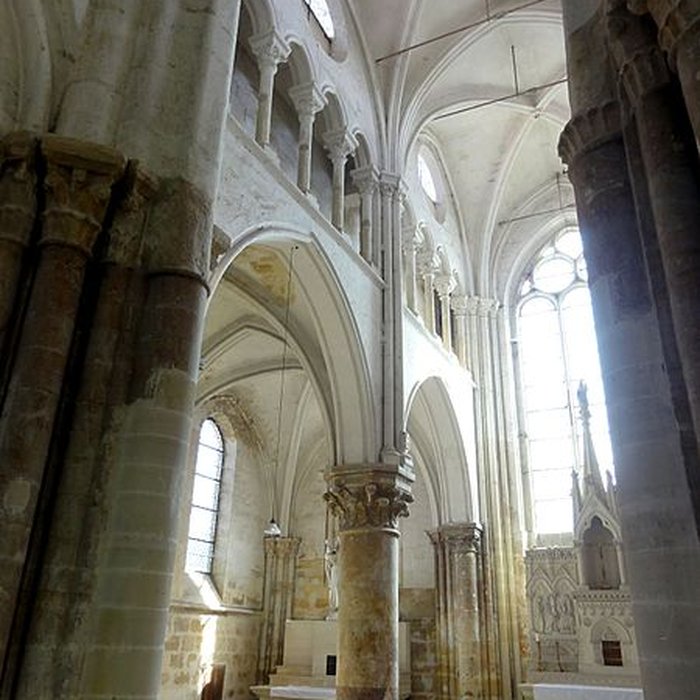 Photo de Église de la Nativité de la Sainte-Vierge de Jouy-le-Moutier