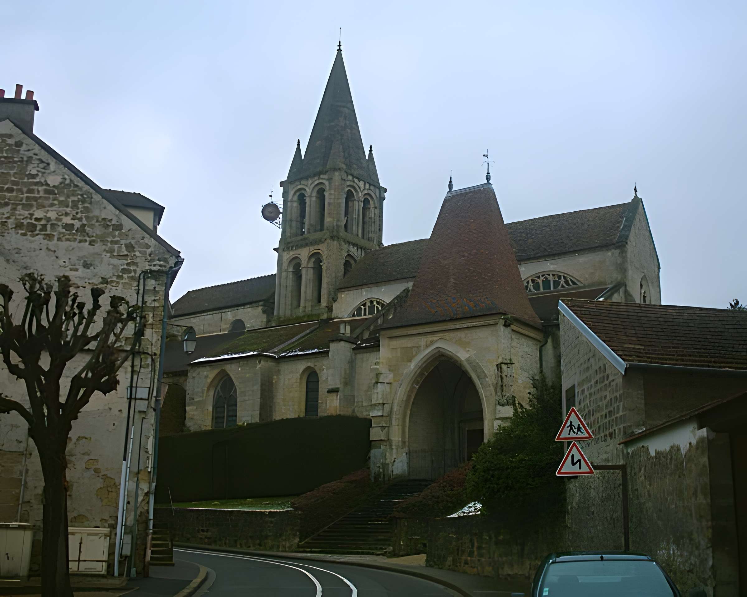 Église de la Nativité de la Sainte-Vierge de Jouy-le-Moutier