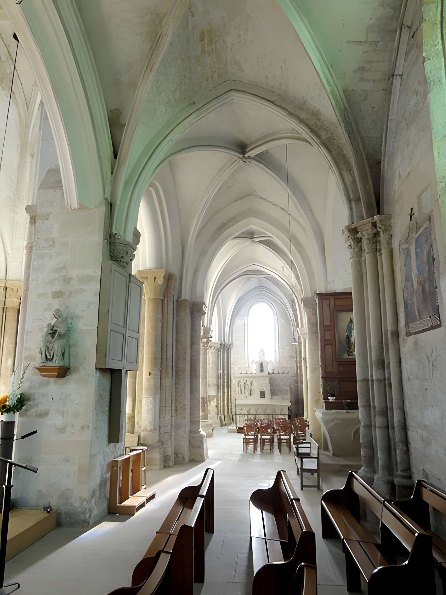 Église de la Nativité de la Sainte-Vierge de Jouy-le-Moutier