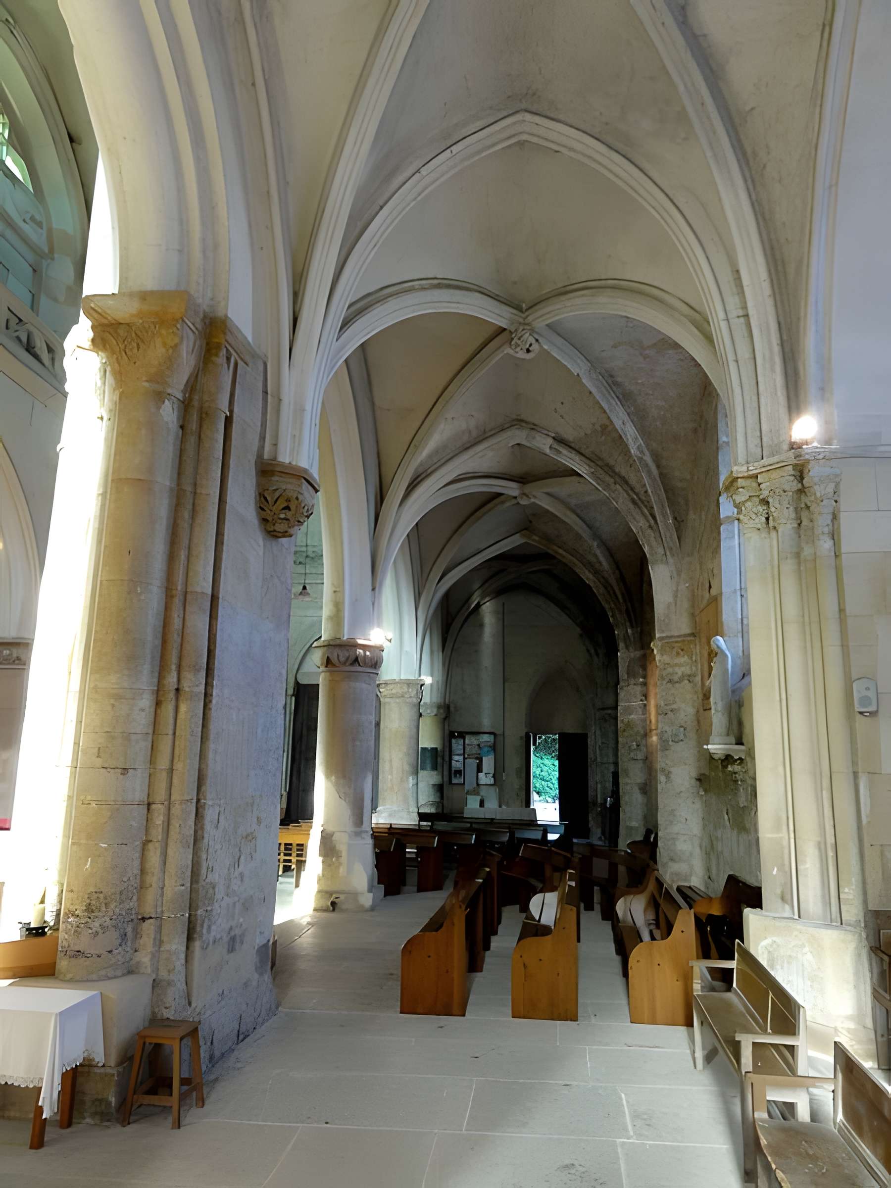 Église de la Nativité de la Sainte-Vierge de Jouy-le-Moutier