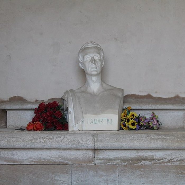 Photo de Église Saint-Donat de Saint-Point et tombeau de Lamartine