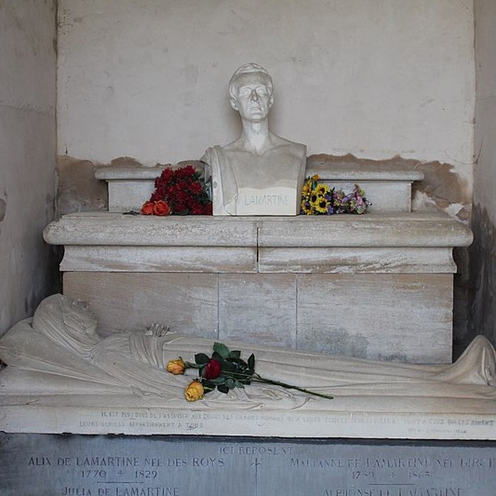 Photo de Église Saint-Donat de Saint-Point et tombeau de Lamartine