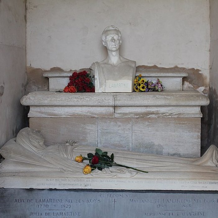 Photo de Église Saint-Donat de Saint-Point et tombeau de Lamartine