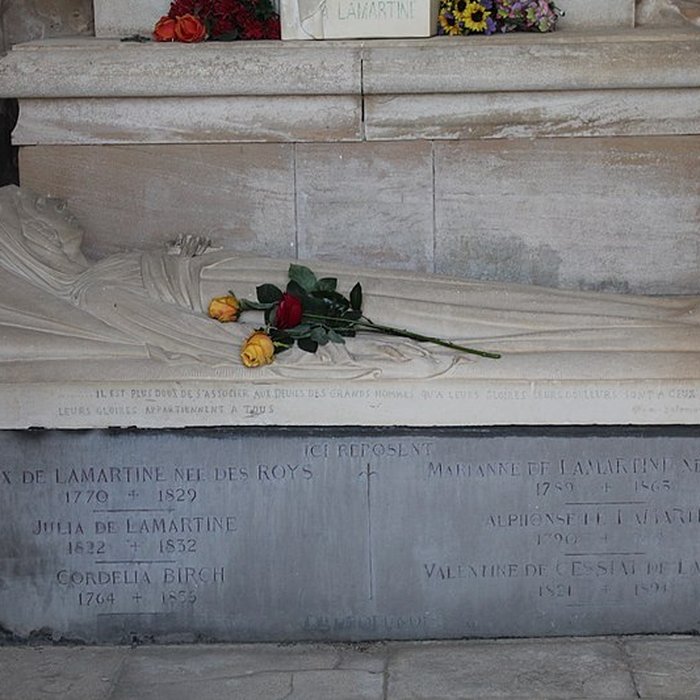 Photo de Église Saint-Donat de Saint-Point et tombeau de Lamartine