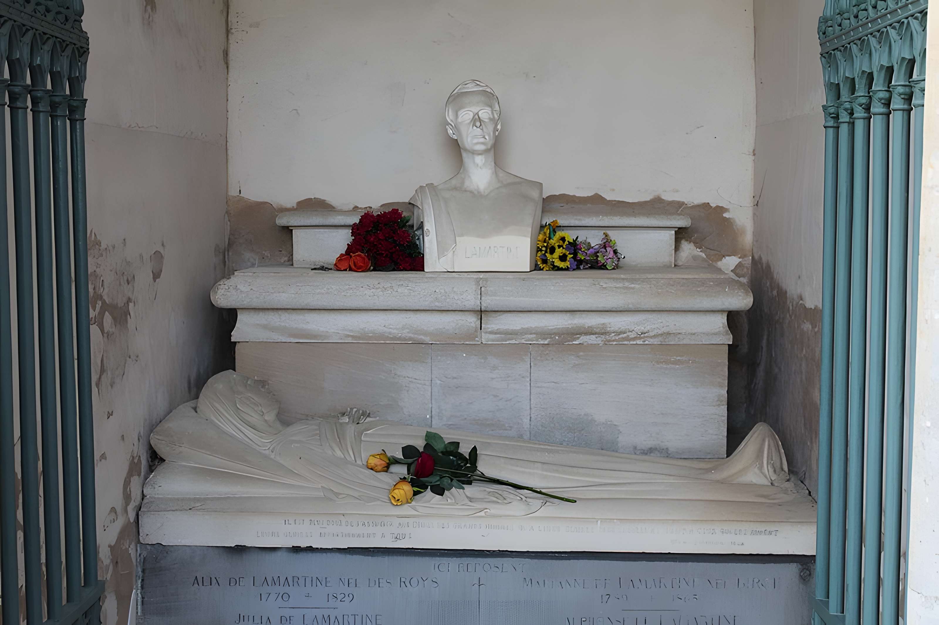 Église Saint-Donat de Saint-Point et tombeau de Lamartine