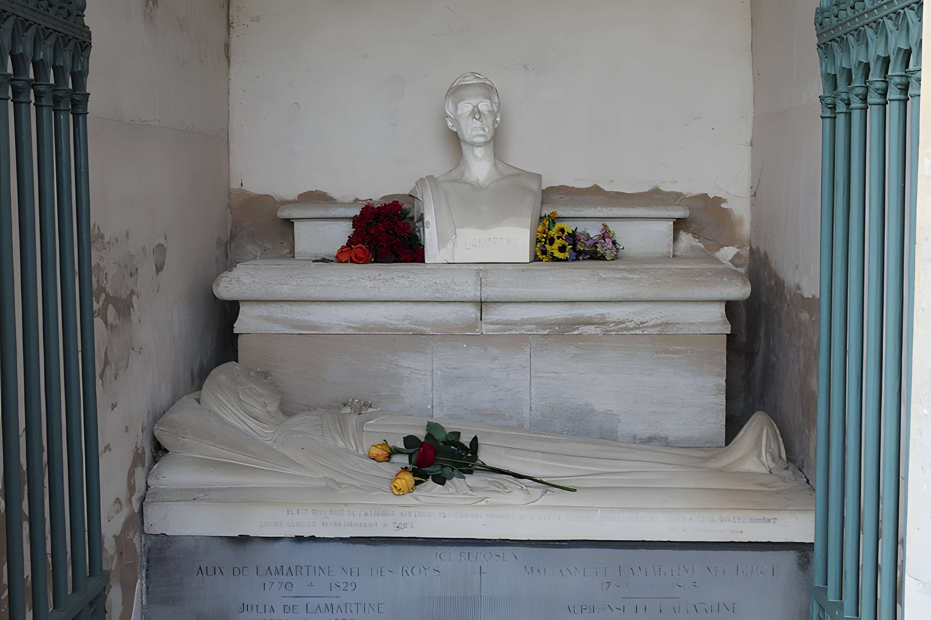 Église Saint-Donat de Saint-Point et tombeau de Lamartine