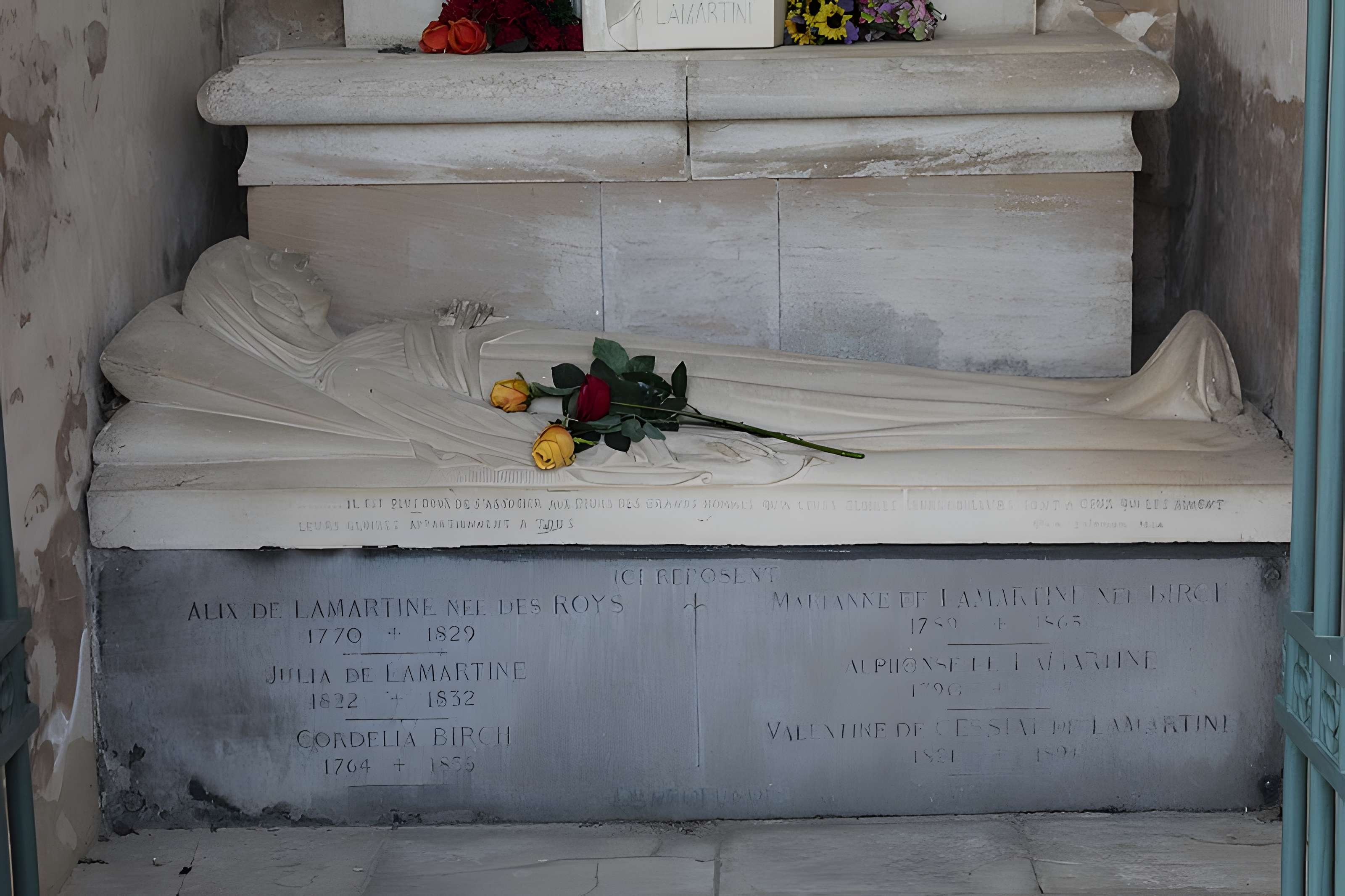 Église Saint-Donat de Saint-Point et tombeau de Lamartine