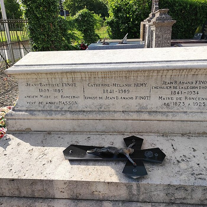 Photo de Église de la Nativité-de-la-Vierge de Villy-le-Maréchal