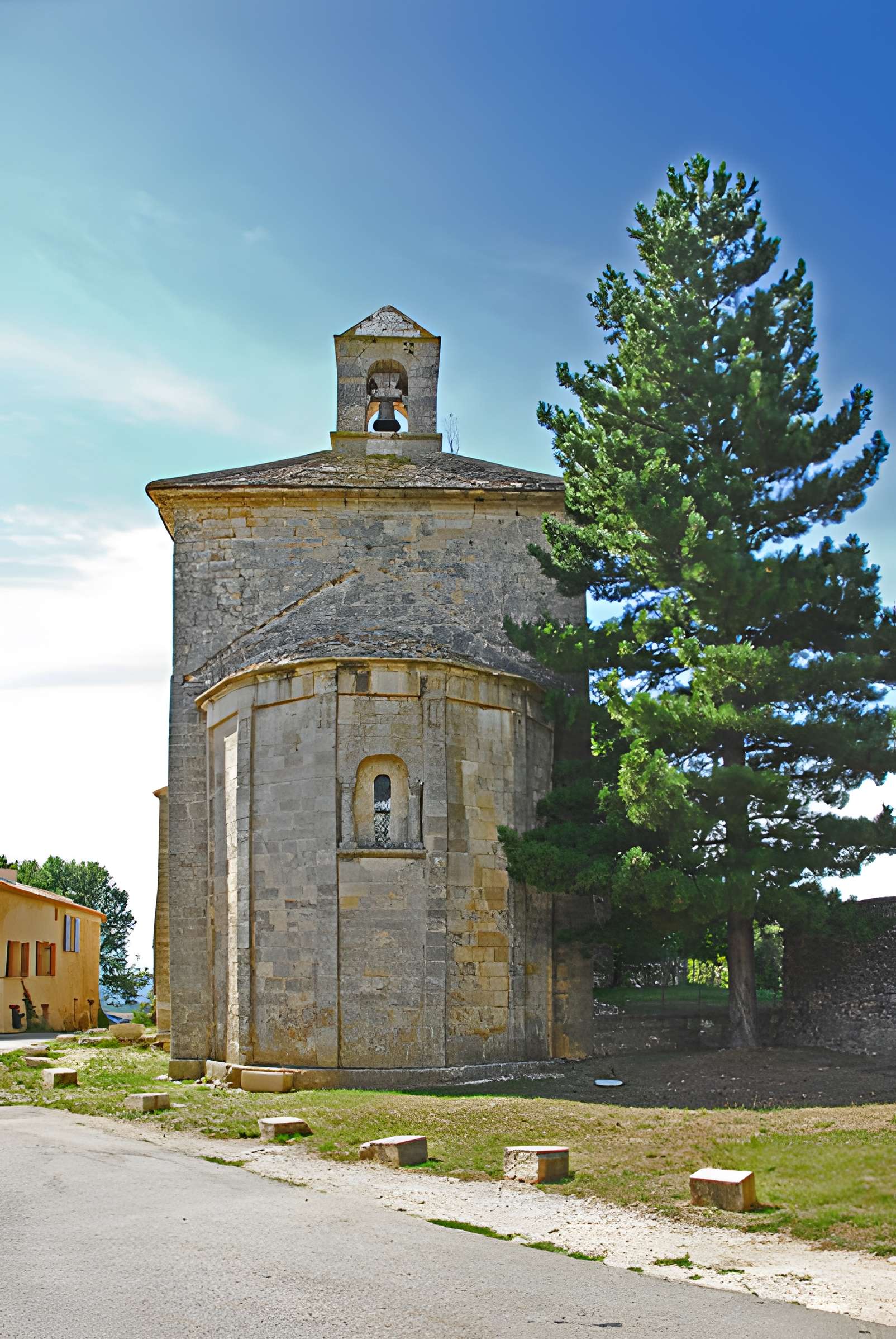 Église de la Sainte-Trinité de Saint-Trinit